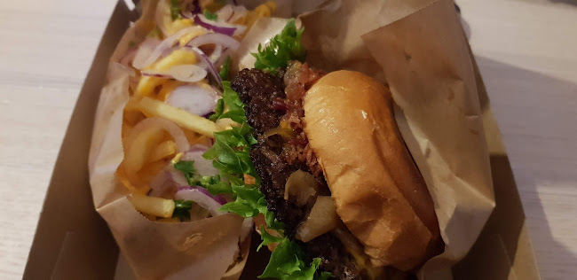 LA burgers - Gastronomi och hotellverksamhet
