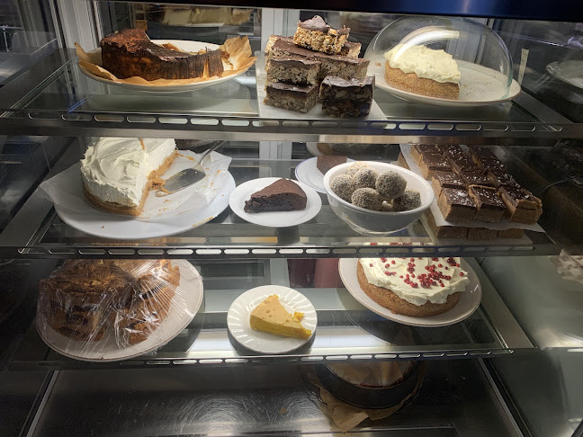 Opinii despre Caffè Mezzo în Solna - Gastronomi och hotellverksamhet