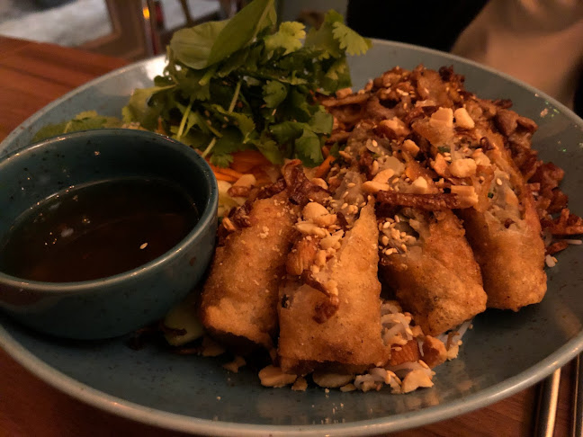 Restaurang Springrolls - Gastronomi och hotellverksamhet
