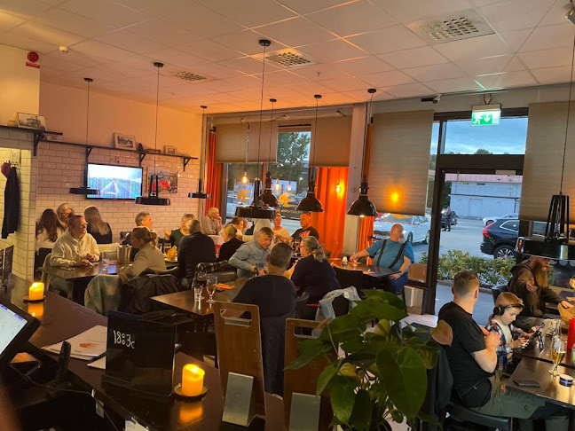 Husman's Bar & Bistro - Gastronomi och hotellverksamhet