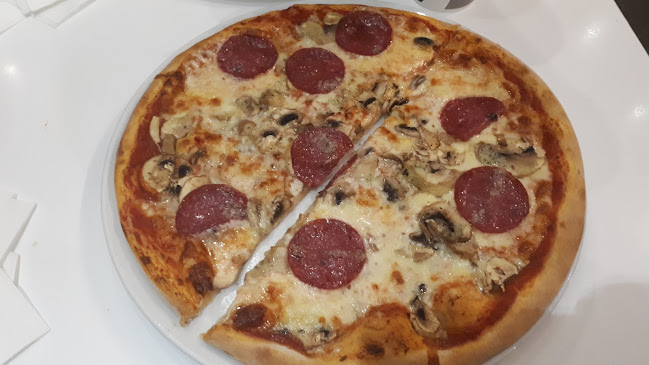 Restaurang Pingvin Pizzeria - Gastronomi och hotellverksamhet