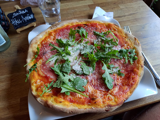 Gårdscafeét - Café & Bistro - Gastronomi och hotellverksamhet