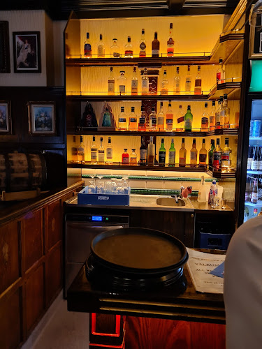 Bada Bing Atollen - Gastronomi och hotellverksamhet