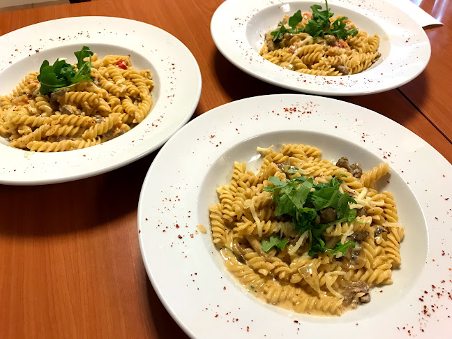 Pizzeria Söderby torg - Gastronomi och hotellverksamhet