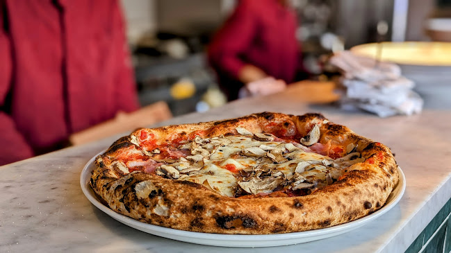 Opinii despre Trattoria Grazie Hammarbysjöstad în Stockholm - Gastronomi och hotellverksamhet