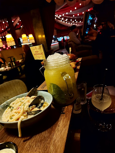 Pinchos - Gastronomi och hotellverksamhet