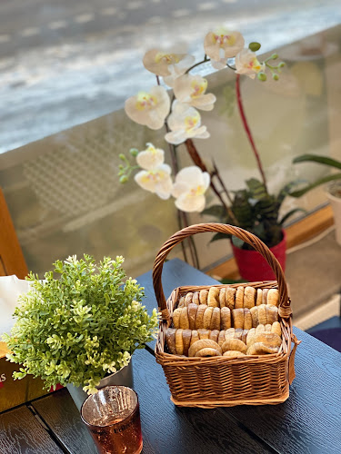 Opinii despre Café Kochini în Solna - Gastronomi och hotellverksamhet