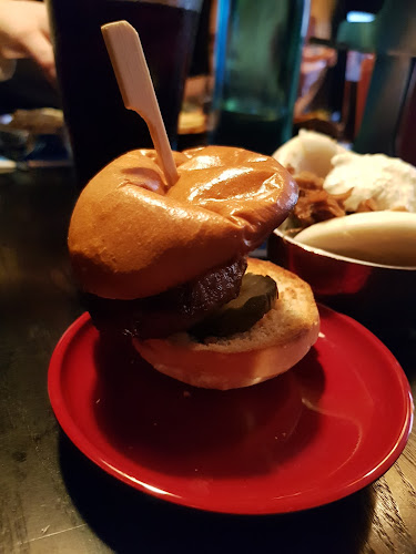 Pinchos - Gastronomi och hotellverksamhet