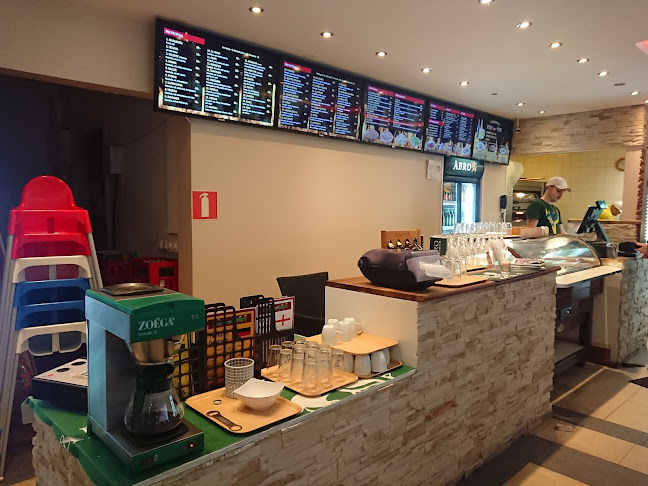 Pizzeria Piri Piri - Gastronomi och hotellverksamhet