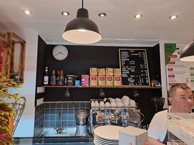 Lupin Caffetteria Phone number