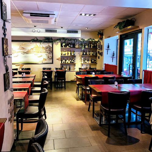 Mamma Mia - Gastronomi och hotellverksamhet