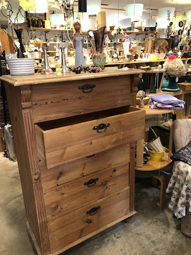 Billesholms Loppis Antikt & Kuriosa - Gastronomi och hotellverksamhet