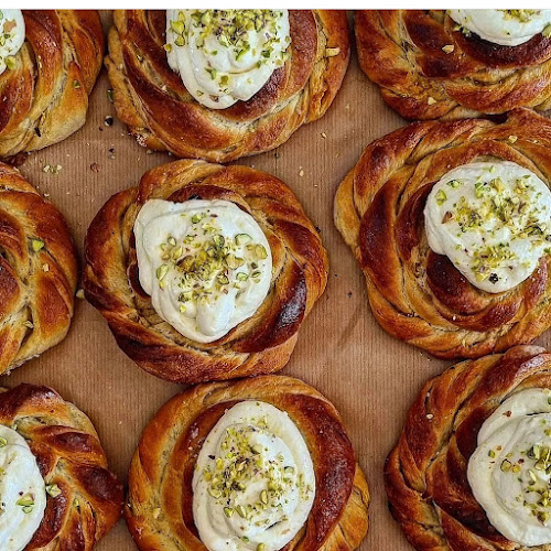 Café Enklabullar i nora Open Times