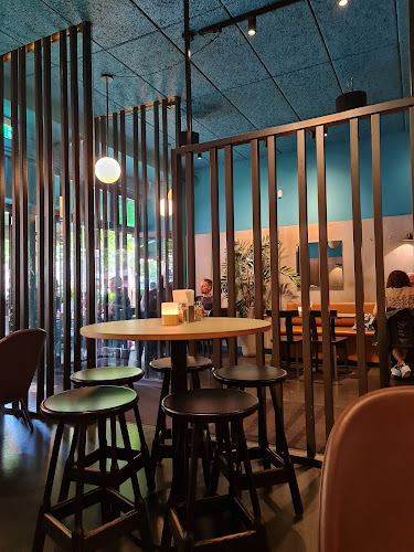 Phil's Burger Götgatan Phone number