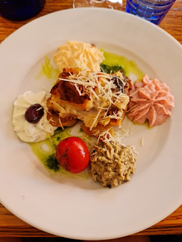 Kamarina restaurang - Gastronomi och hotellverksamhet