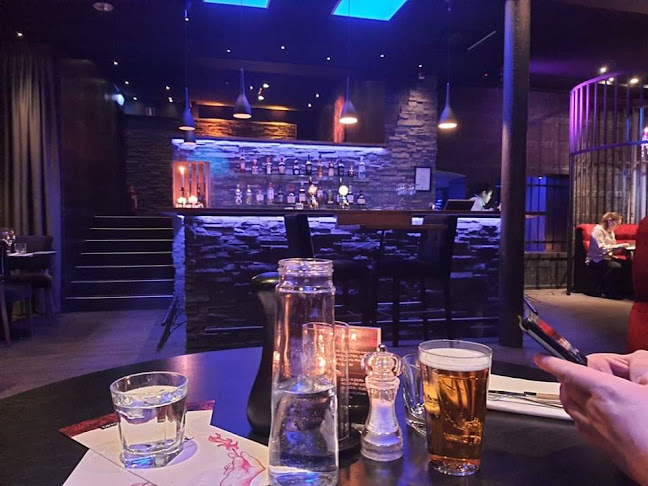 Restaurang HÄLL - Gastronomi och hotellverksamhet