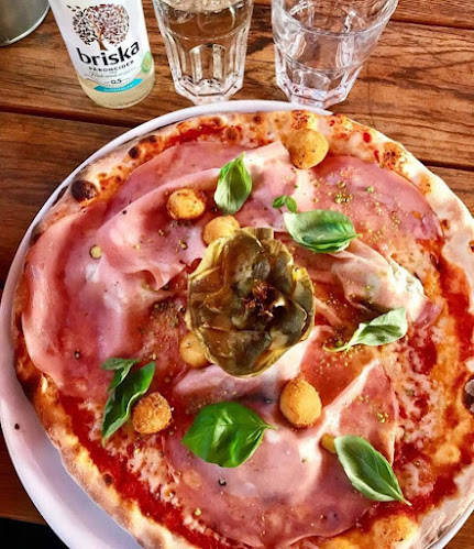 Opinii despre Restaurang Stäket & Valvino în Lund - Gastronomi och hotellverksamhet