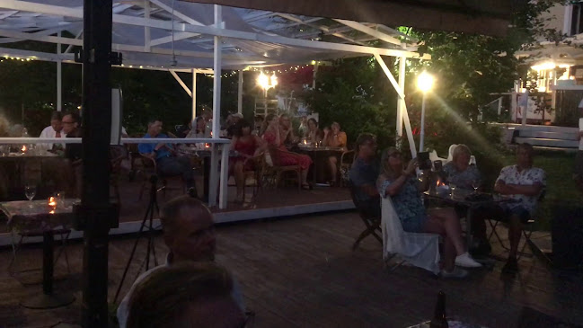 Opinii despre Glassbaren i Rönninge în Rönninge - Gastronomi och hotellverksamhet