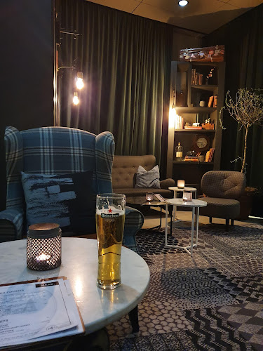 Comments and reviews of Nelly's Food Etc