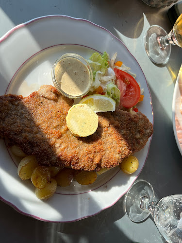 Pacos - Gastronomi och hotellverksamhet