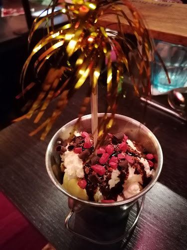 Pinchos - Gastronomi och hotellverksamhet