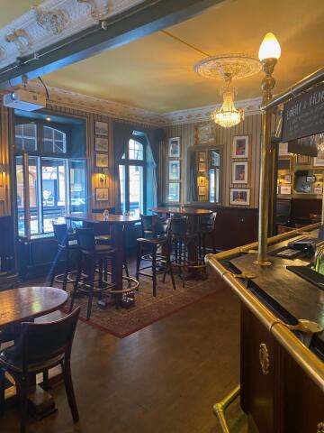 Flying Barrel - Gastronomi och hotellverksamhet