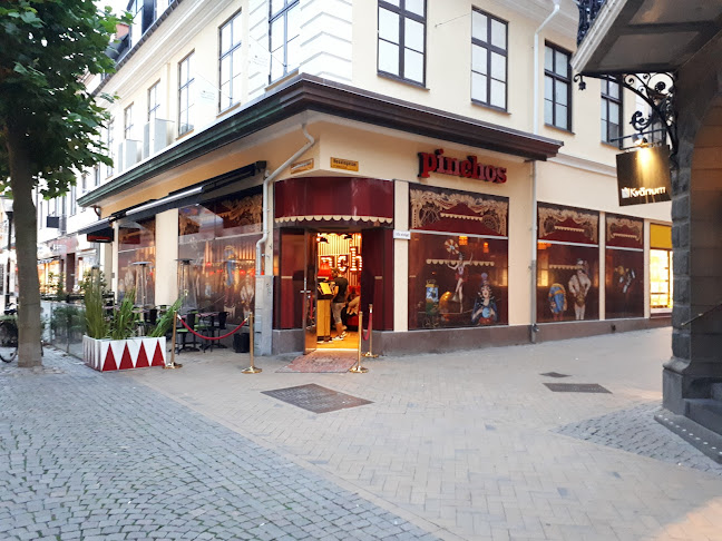 Pinchos - Gastronomi och hotellverksamhet