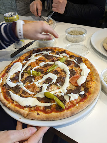 Amadeus - Gastronomi och hotellverksamhet