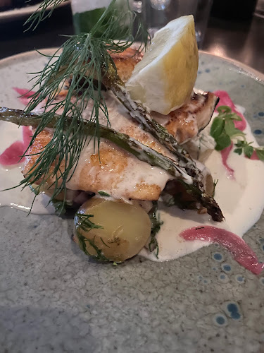 Restaurang Vänner & Vin i Motala - Gastronomi och hotellverksamhet