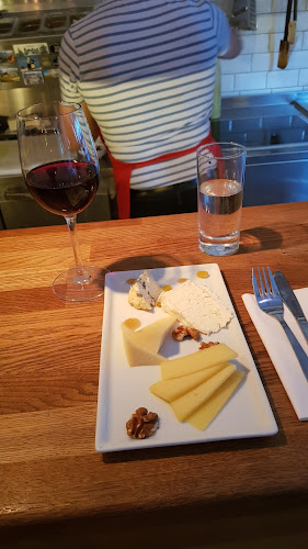 Bar à Vins Phone number