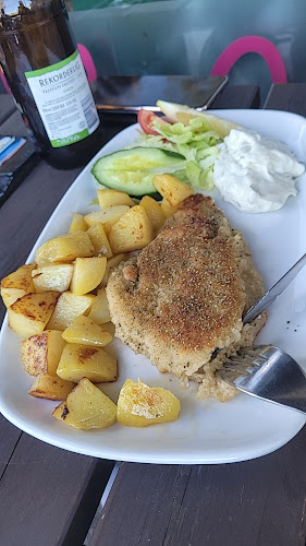 Bellas Café - Gastronomi och hotellverksamhet