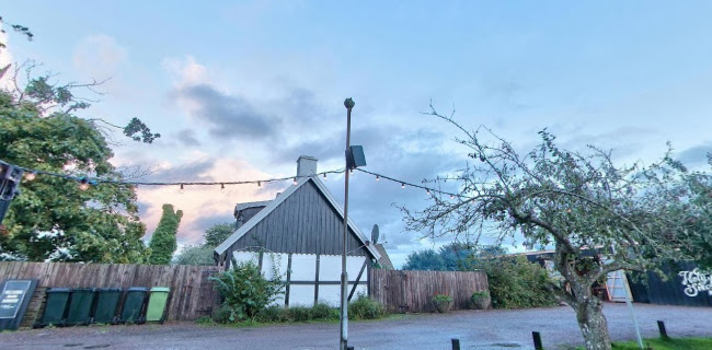 Holy Smoke BBQ - Gastronomi och hotellverksamhet