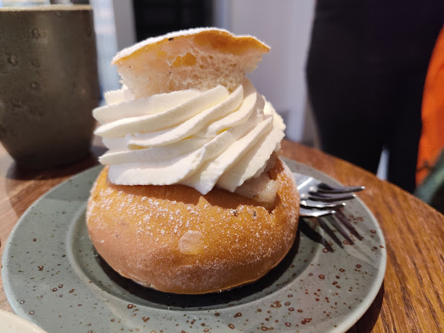 Comentarii opinii despre Robin Delselius Bageri