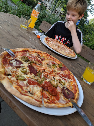 Opinii despre Viktoria Pizzeria în Göteborg - Gastronomi och hotellverksamhet