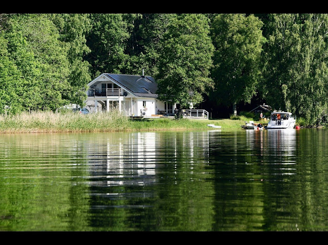 Button Town Café - Gastronomi och hotellverksamhet