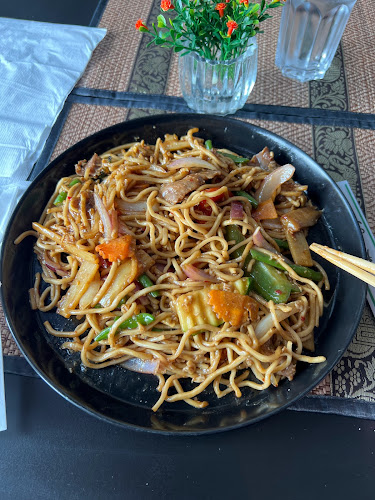 Khao Hom Ektorps Centrum - Gastronomi och hotellverksamhet