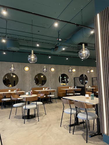 Phil's Burger - Gastronomi och hotellverksamhet