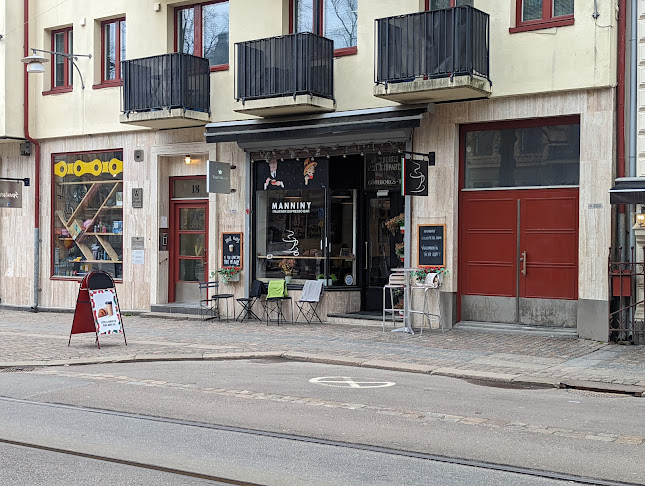 Manniny - Gastronomi och hotellverksamhet