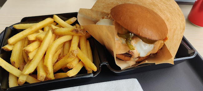 Chucky Burger Open Times