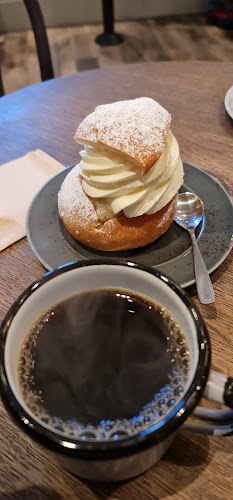 Opinii despre Robin Delselius Bageri în Stockholm - Gastronomi och hotellverksamhet