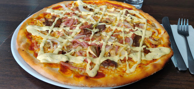 Reviews of Pizzeria Montreal in Säffle - Gastronomi och hotellverksamhet