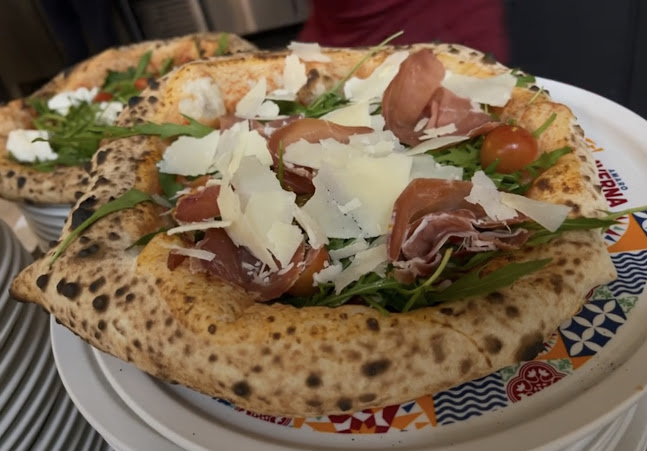 Grande Italiensk Restaurang & BAR Eslöv / VED PIZZA - Gastronomi och hotellverksamhet