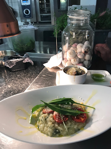 Opinii despre Mormors Bistro i hamnen Stora Rör în Färjestaden - Gastronomi och hotellverksamhet