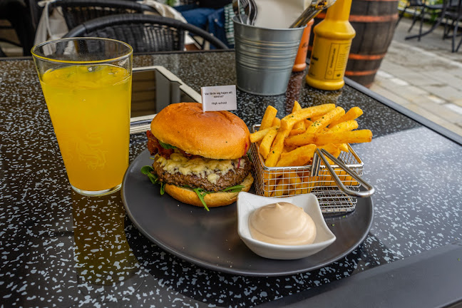 Opinii despre Kanalkrogen Delimo în Vreta Kloster - Gastronomi och hotellverksamhet