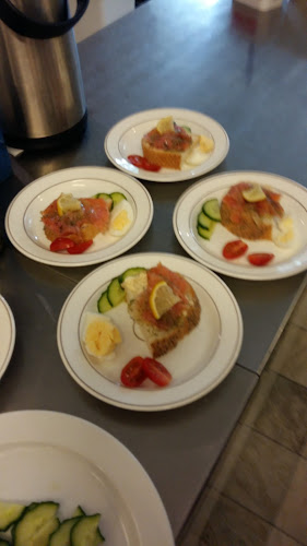 Opinii despre Hela Människan-Kontakten în Köping - Gastronomi och hotellverksamhet