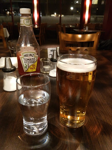 Rött Bar & Restaurang AB Open Times