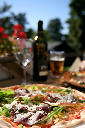 Opinii despre Restaurang Sjöpärlan în Nacka - Gastronomi och hotellverksamhet