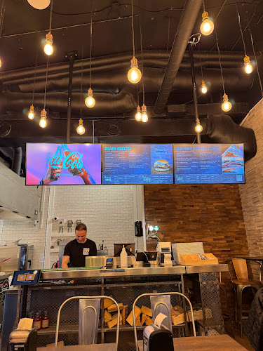 Opinii despre BOO Burgers & Barbecue City în Stockholm - Gastronomi och hotellverksamhet