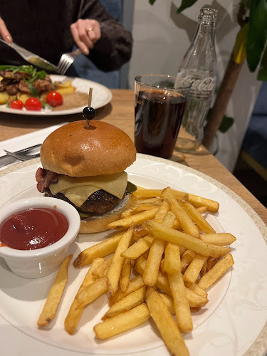 Patogh - Gastronomi och hotellverksamhet