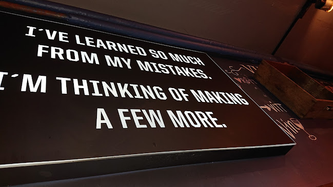 DINÉ Burgers Phone number